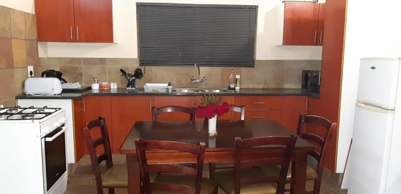 Hoopoe Haven Guest House Chartwell Εξωτερικό φωτογραφία
